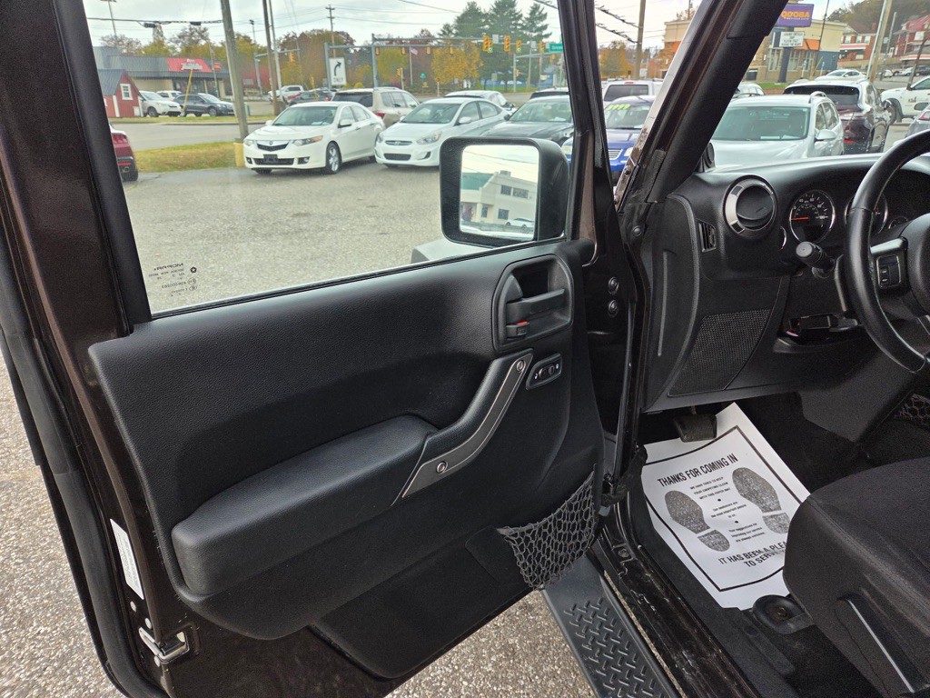 2013 Jeep Wrangler Unlimited Image 11