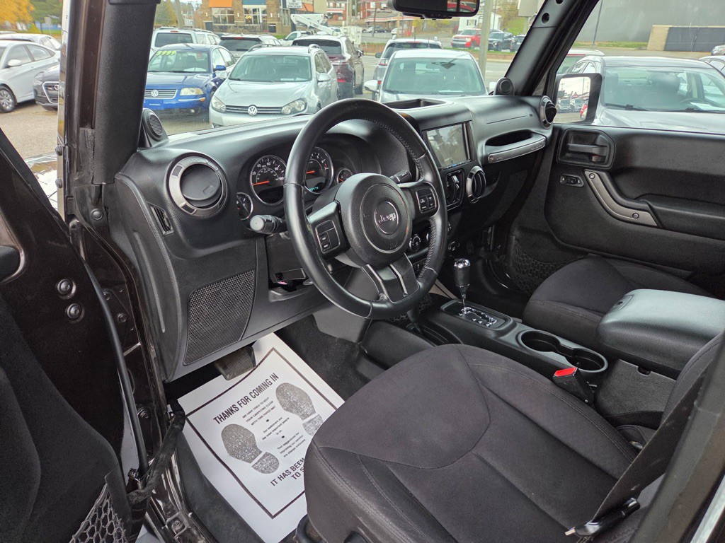 2013 Jeep Wrangler Unlimited Image 12