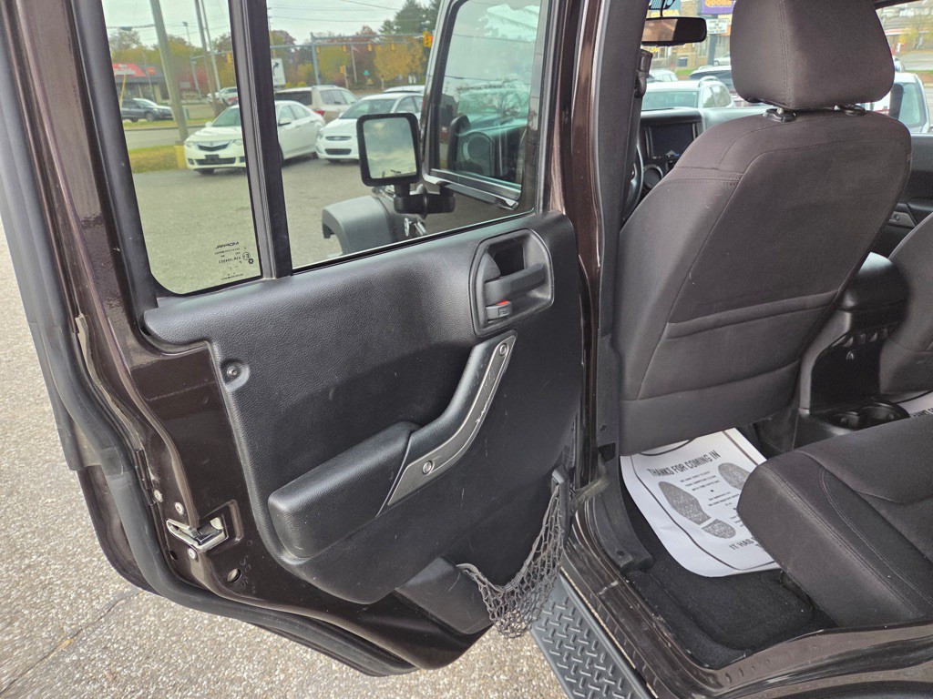 2013 Jeep Wrangler Unlimited Image 18