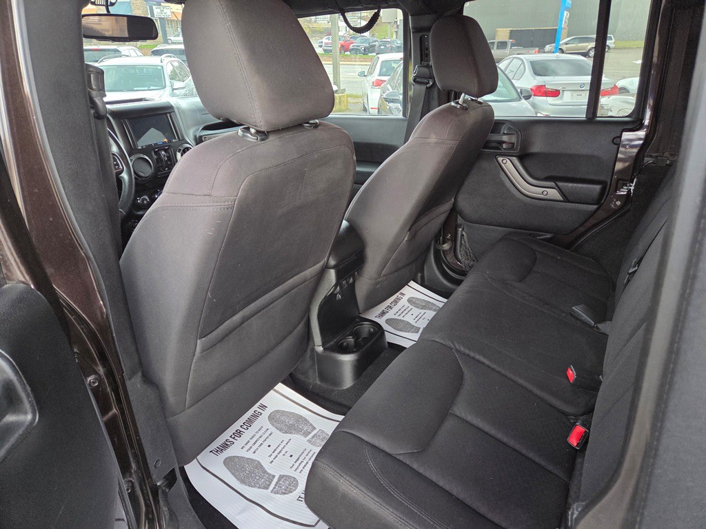 2013 Jeep Wrangler Unlimited Image 19