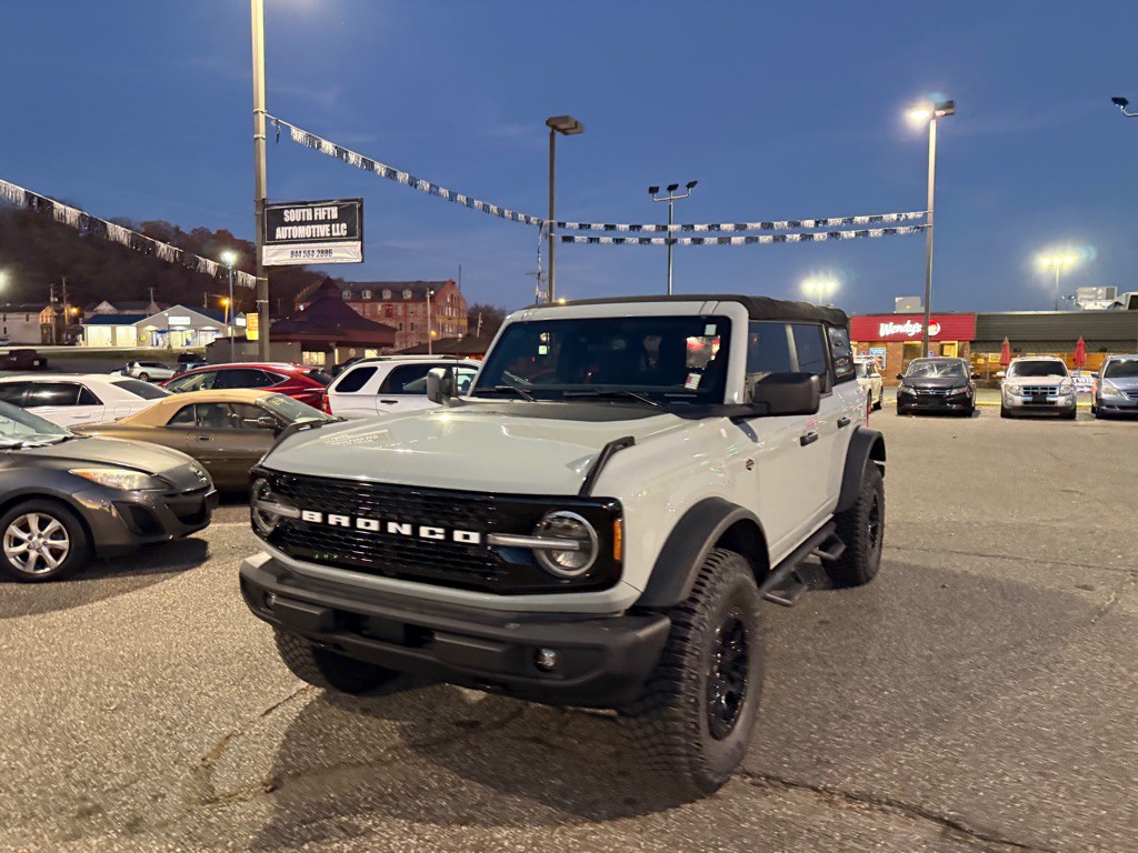 2022 Ford Bronco Image 3