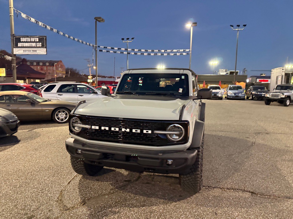 2022 Ford Bronco Image 4