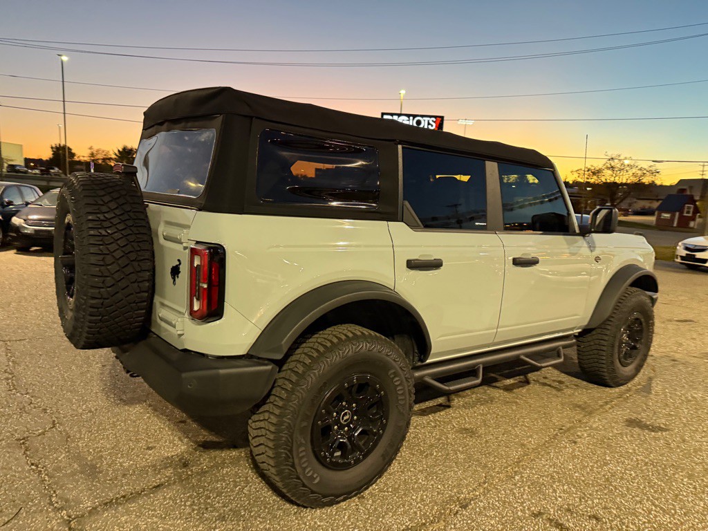 2022 Ford Bronco Image 10