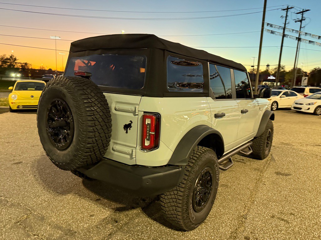 2022 Ford Bronco Image 11