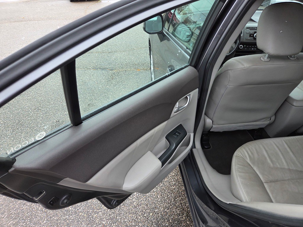 2012 Honda Civic Image 17