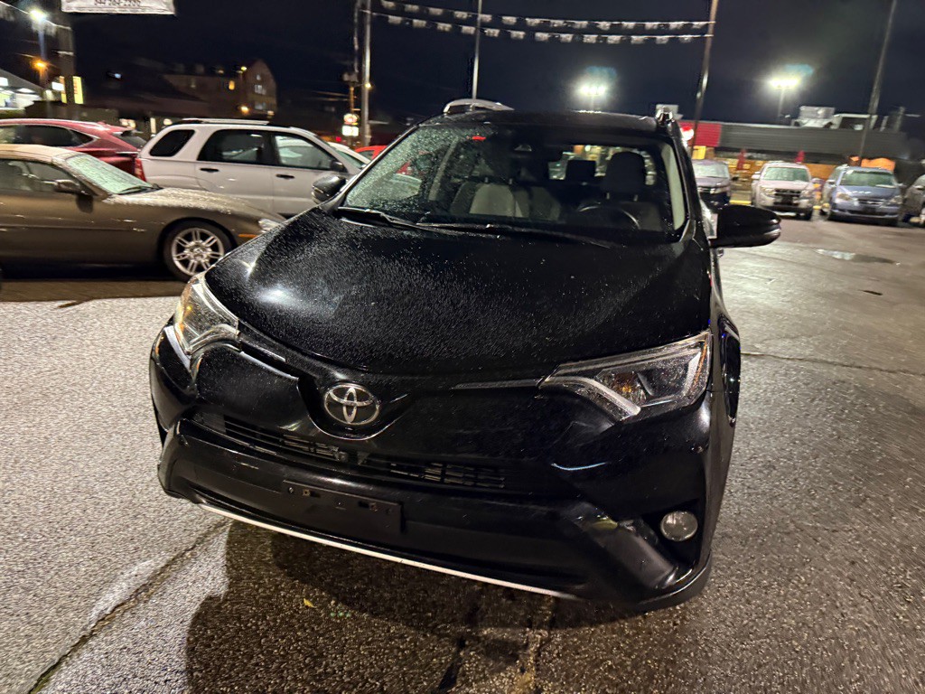 2017 Toyota Rav4 Image 4