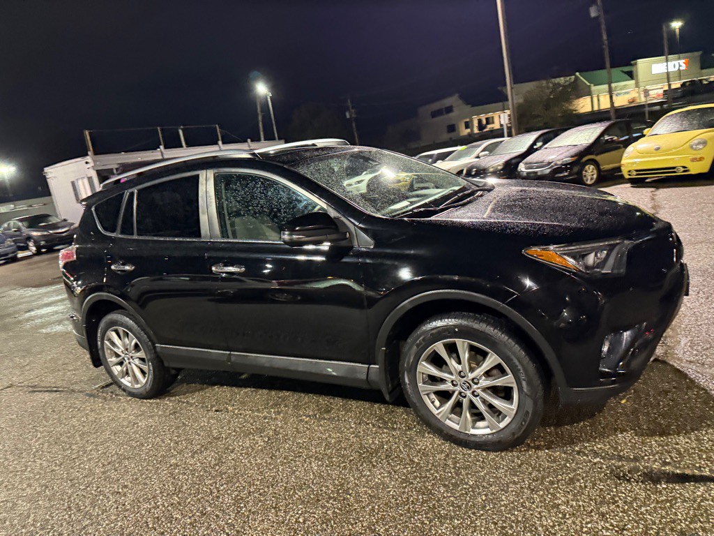 2017 Toyota Rav4 Image 8