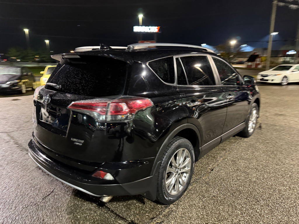 2017 Toyota Rav4 Image 17