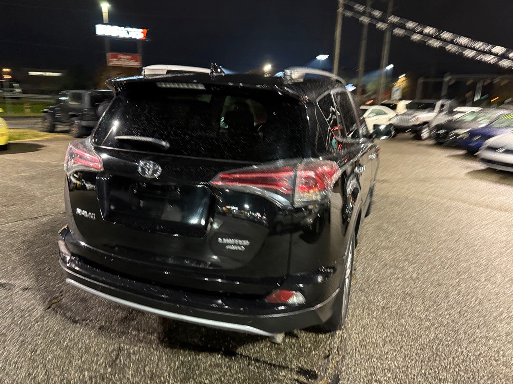 2017 Toyota Rav4 Image 18