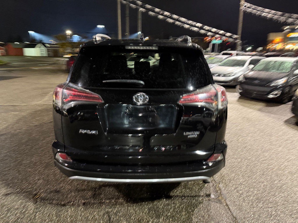 2017 Toyota Rav4 Image 19
