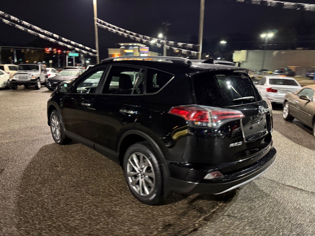 2017 Toyota Rav4 Image 21