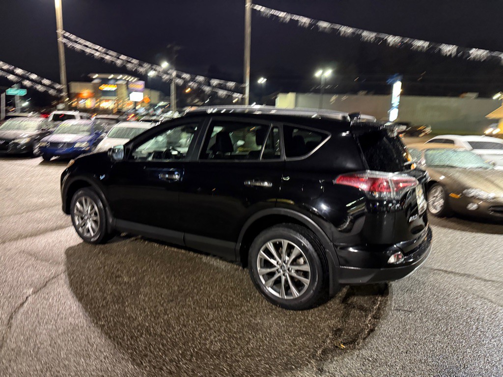 2017 Toyota Rav4 Image 22