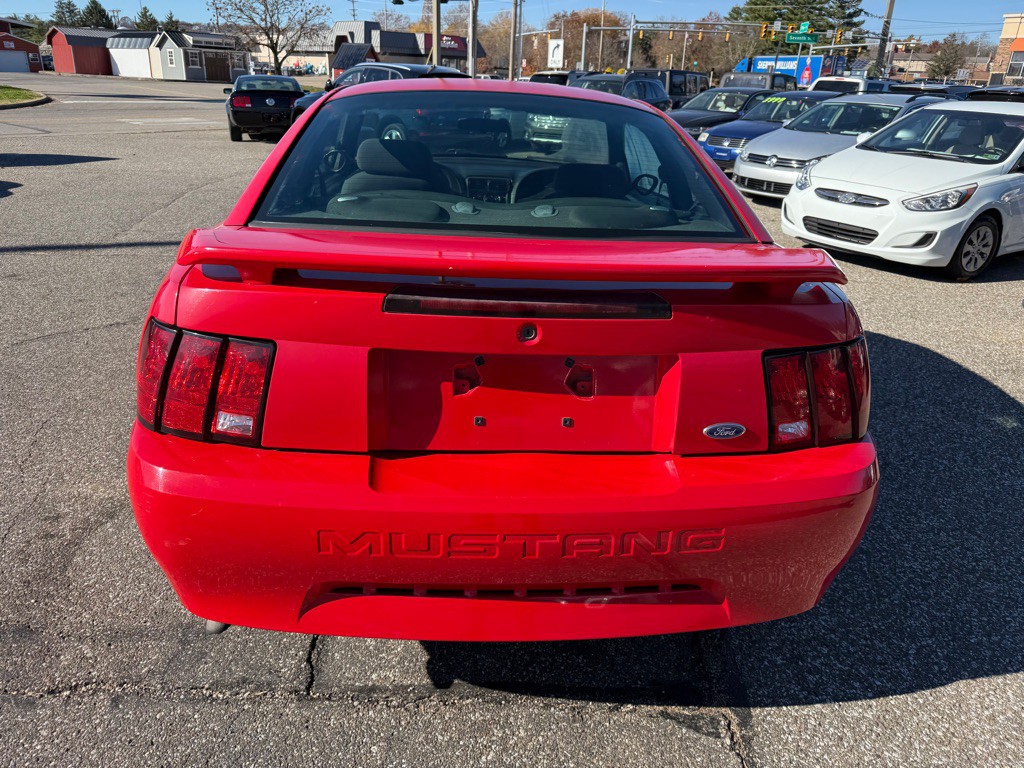 2002 Ford Mustang Image 10
