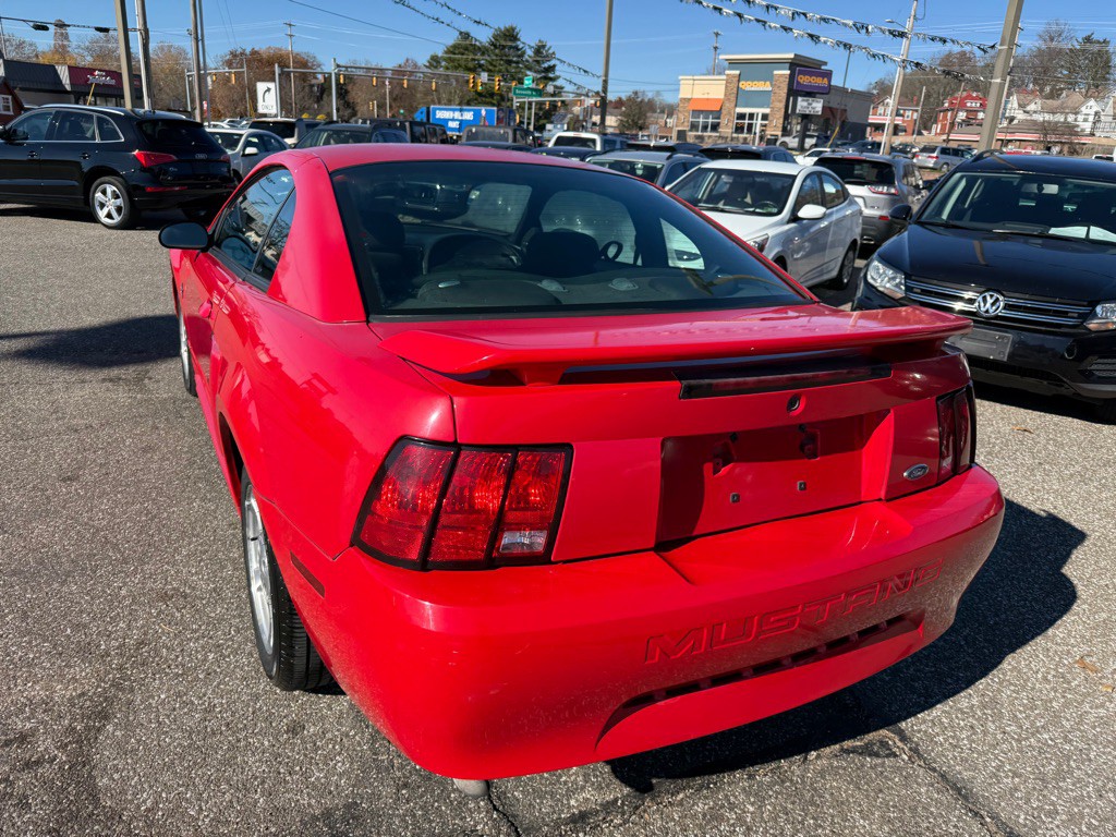 2002 Ford Mustang Image 11