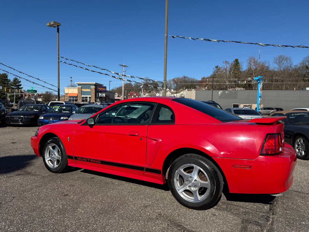 2002 Ford Mustang Image 12