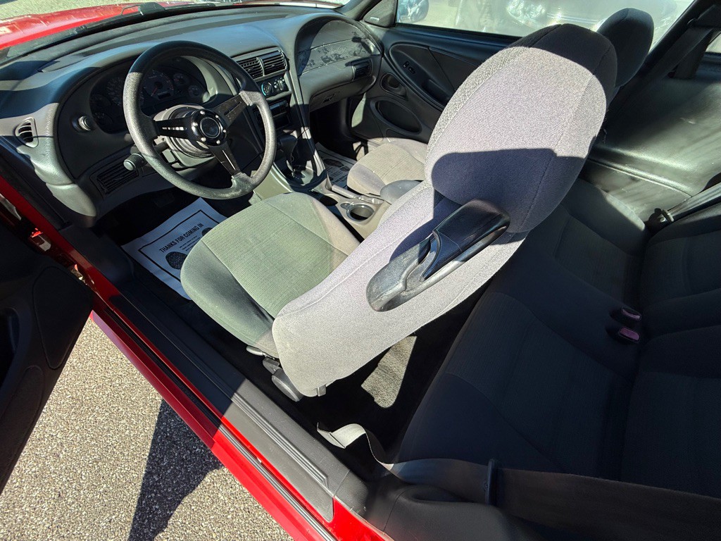 2002 Ford Mustang Image 14