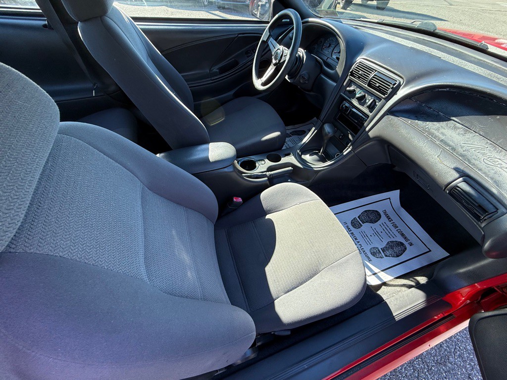 2002 Ford Mustang Image 16