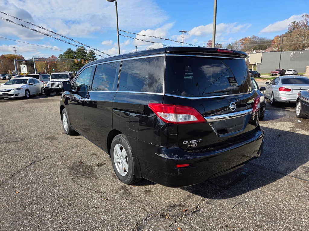 2015 Nissan Quest Image 8