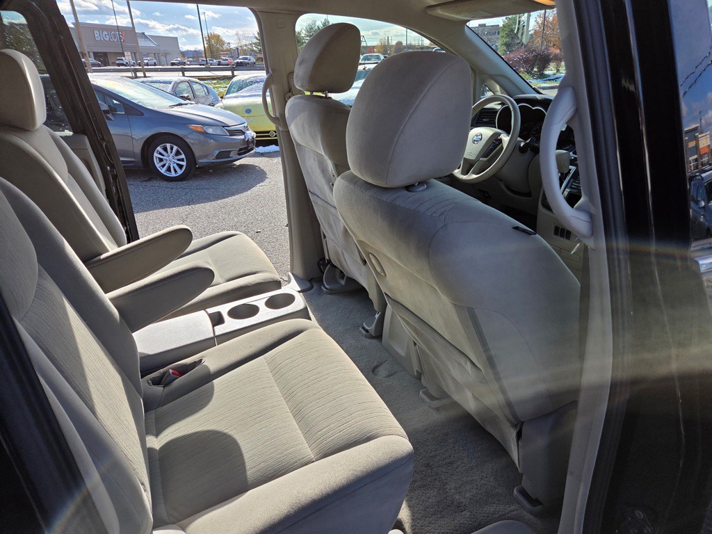 2015 Nissan Quest Image 16