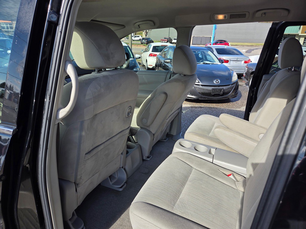 2015 Nissan Quest Image 18