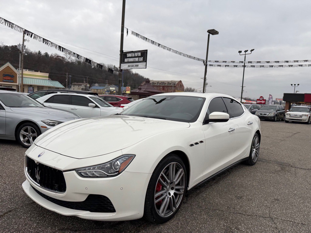 2017 Maserati Ghibli Image 2
