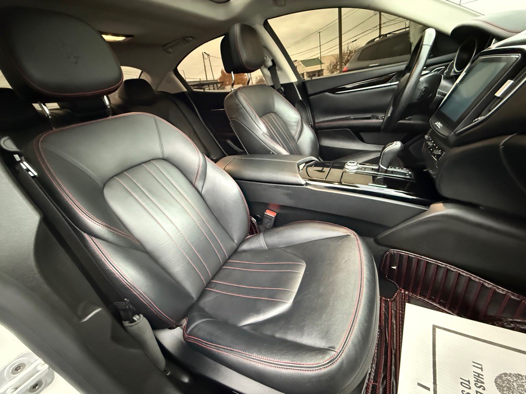 2017 Maserati Ghibli Image 20