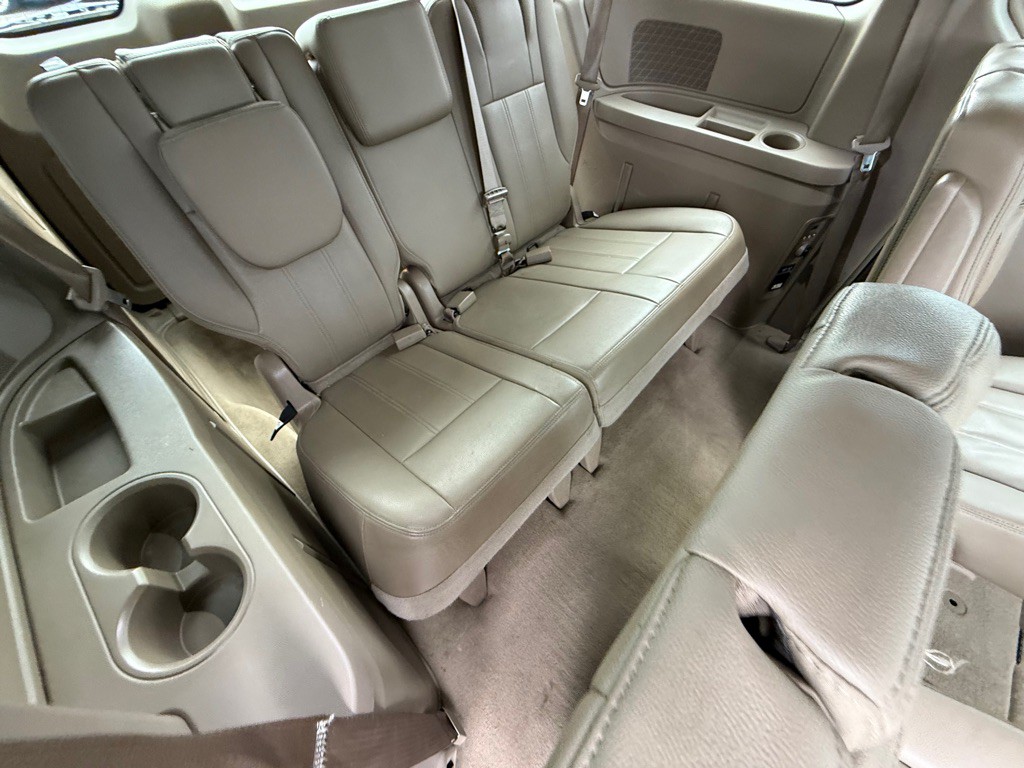 2016 Chrysler Town & Country Image 15