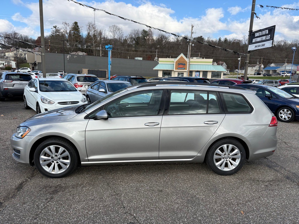 2017 Volkswagen Golf Image 8