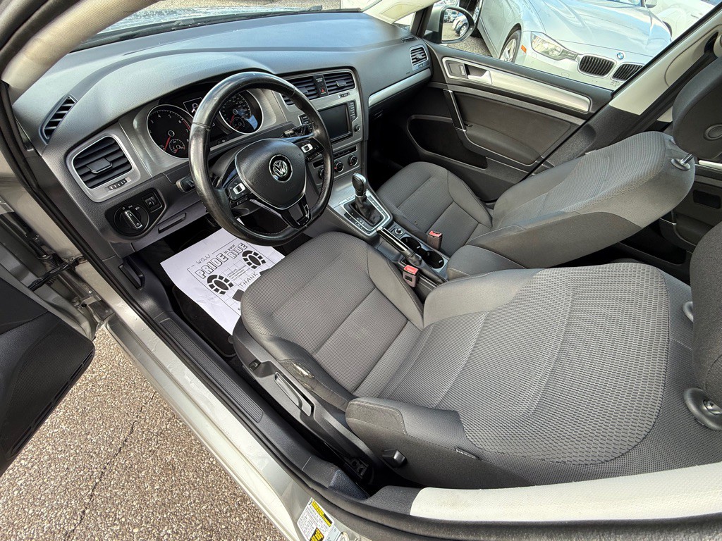 2017 Volkswagen Golf Image 9