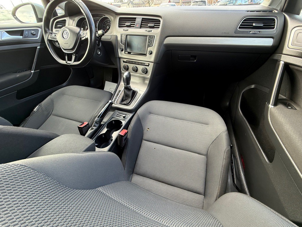 2017 Volkswagen Golf Image 14