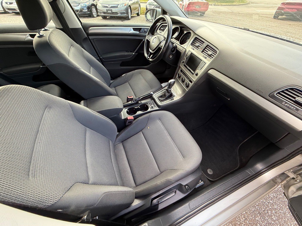 2017 Volkswagen Golf Image 15