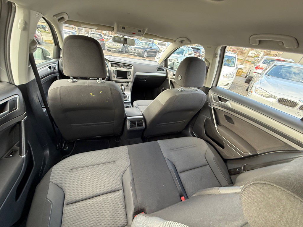 2017 Volkswagen Golf Image 18