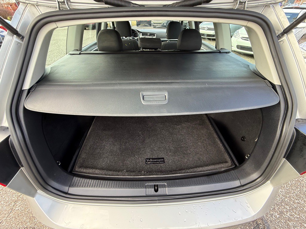 2017 Volkswagen Golf Image 19