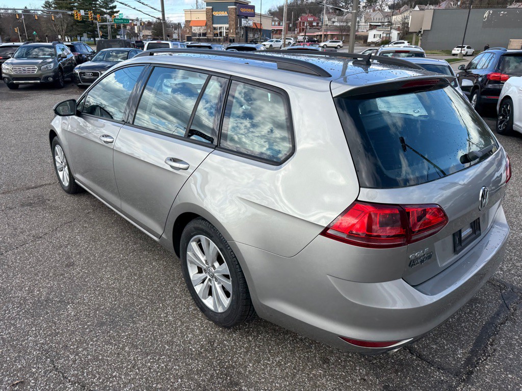 2017 Volkswagen Golf Image 20