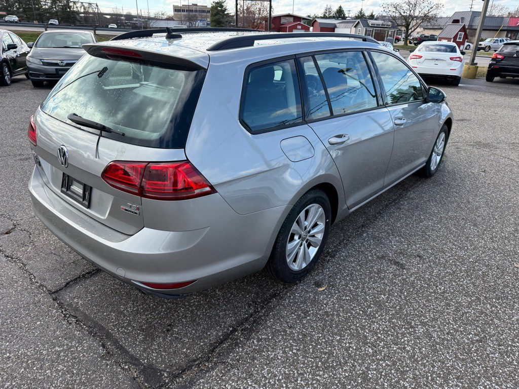 2017 Volkswagen Golf Image 23