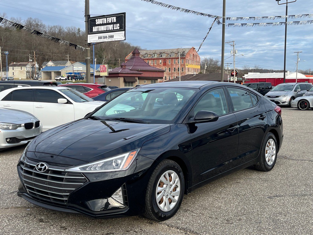 2019 Hyundai Elantra Image 2