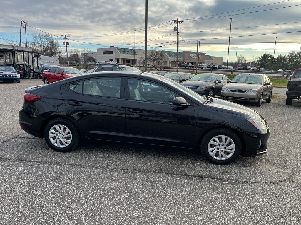 2019 Hyundai Elantra Image 5