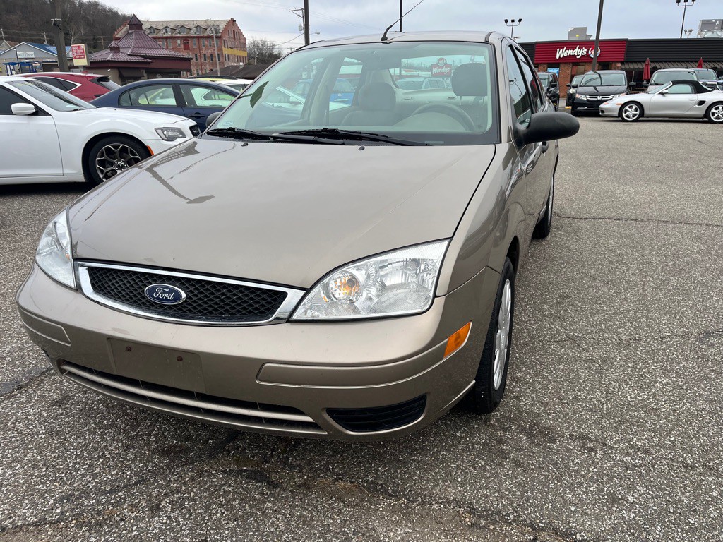 2005 Ford Focus Image 2