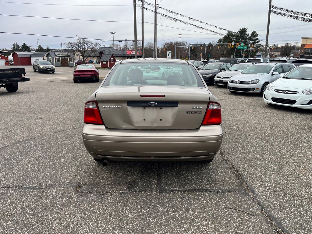 2005 Ford Focus Image 7