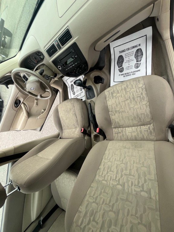 2005 Ford Focus Image 17