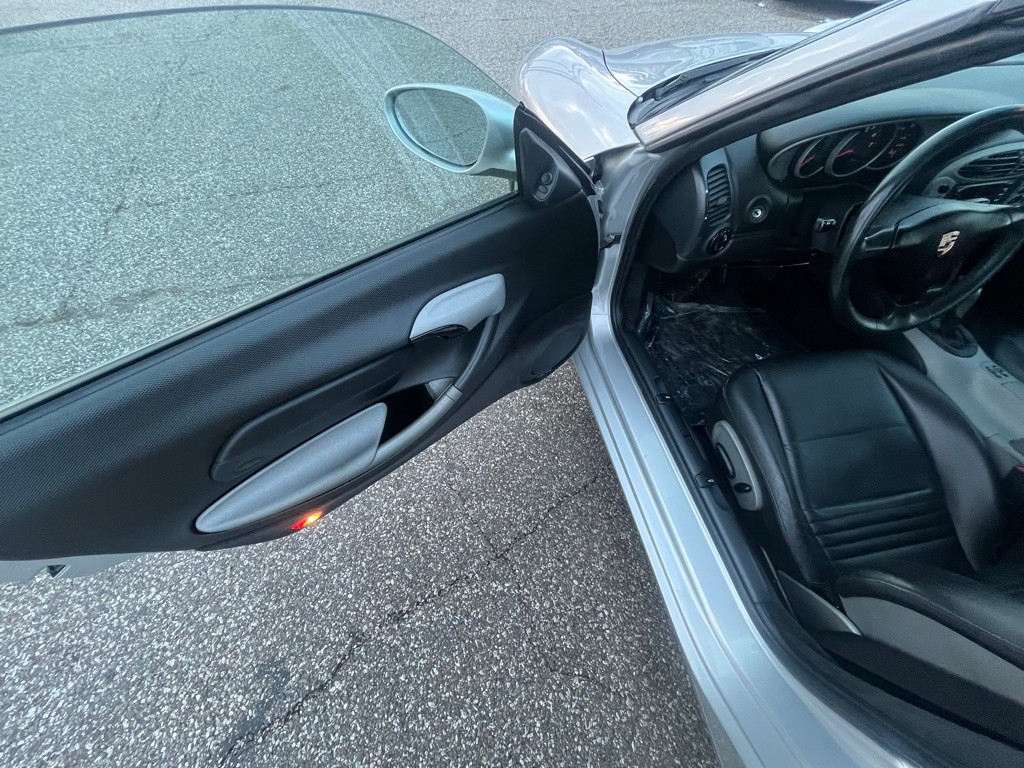 1999 Porsche Boxster Image 12