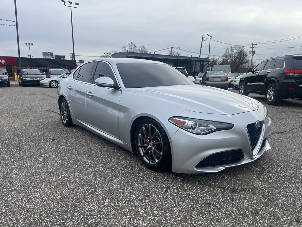 2017 Alfa Romeo Giulia Image 3