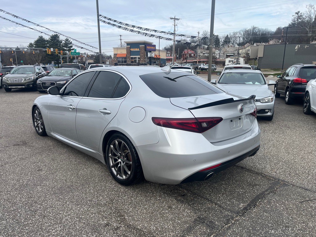 2017 Alfa Romeo Giulia Image 7