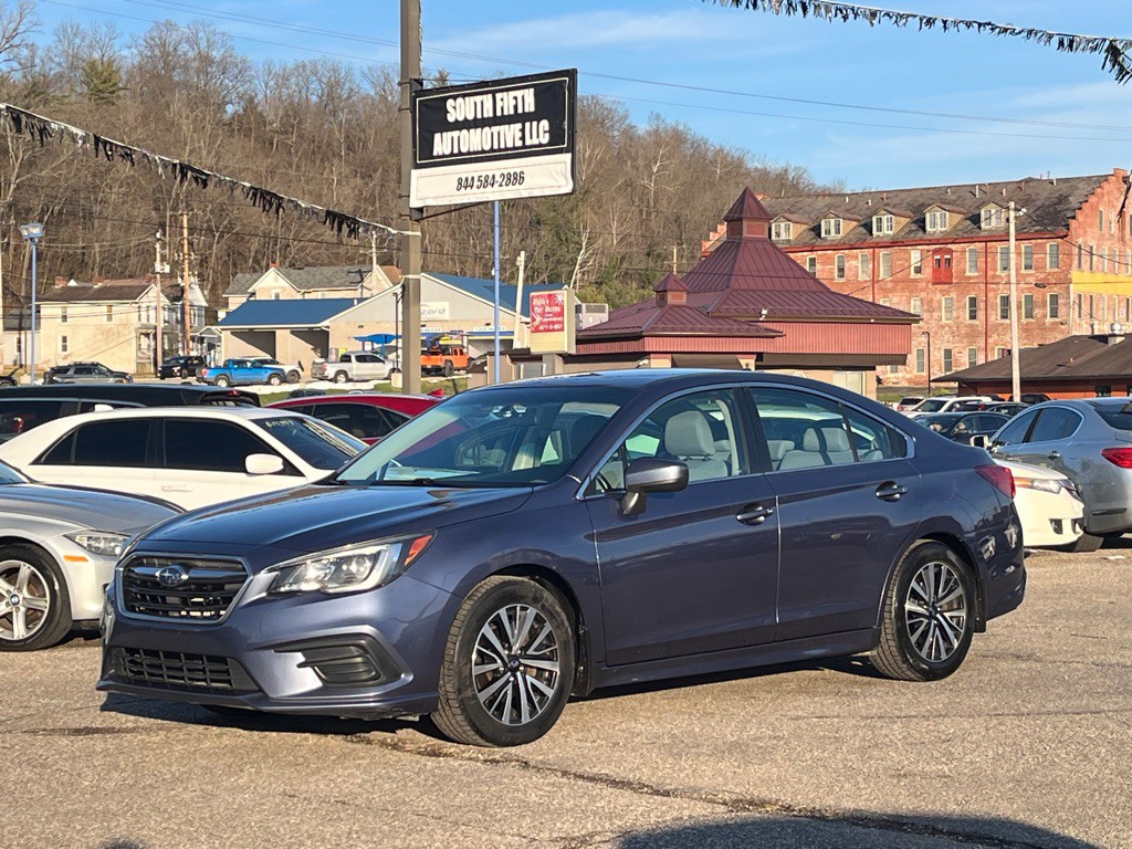 2018 Subaru Legacy Image 1