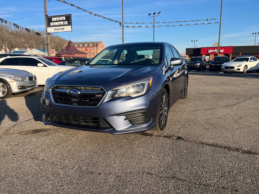 2018 Subaru Legacy Image 2