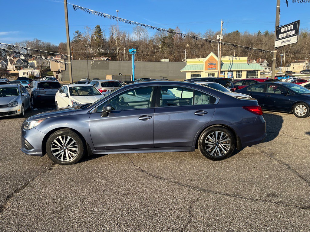 2018 Subaru Legacy Image 10