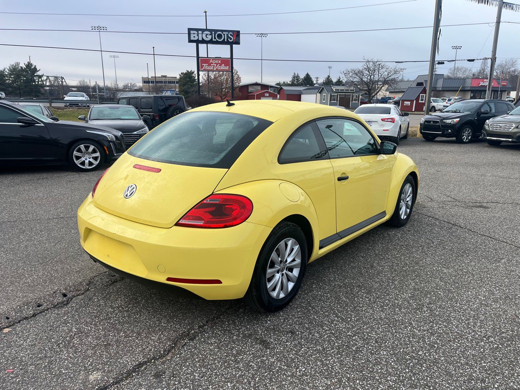 2015 Volkswagen Beetle Image 5