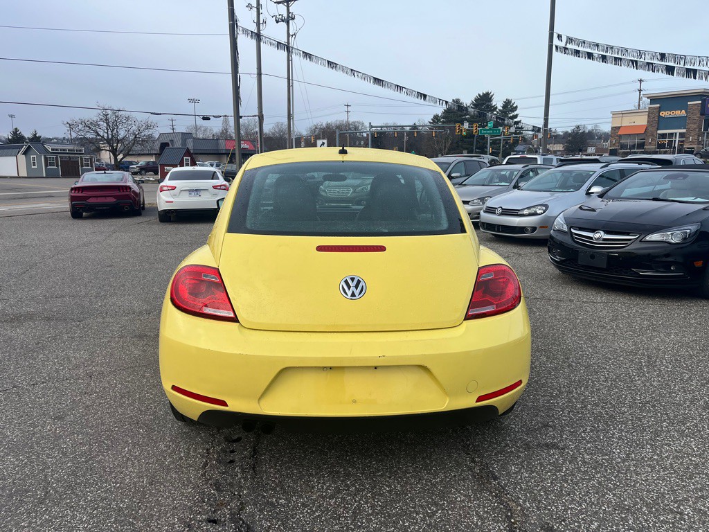 2015 Volkswagen Beetle Image 6