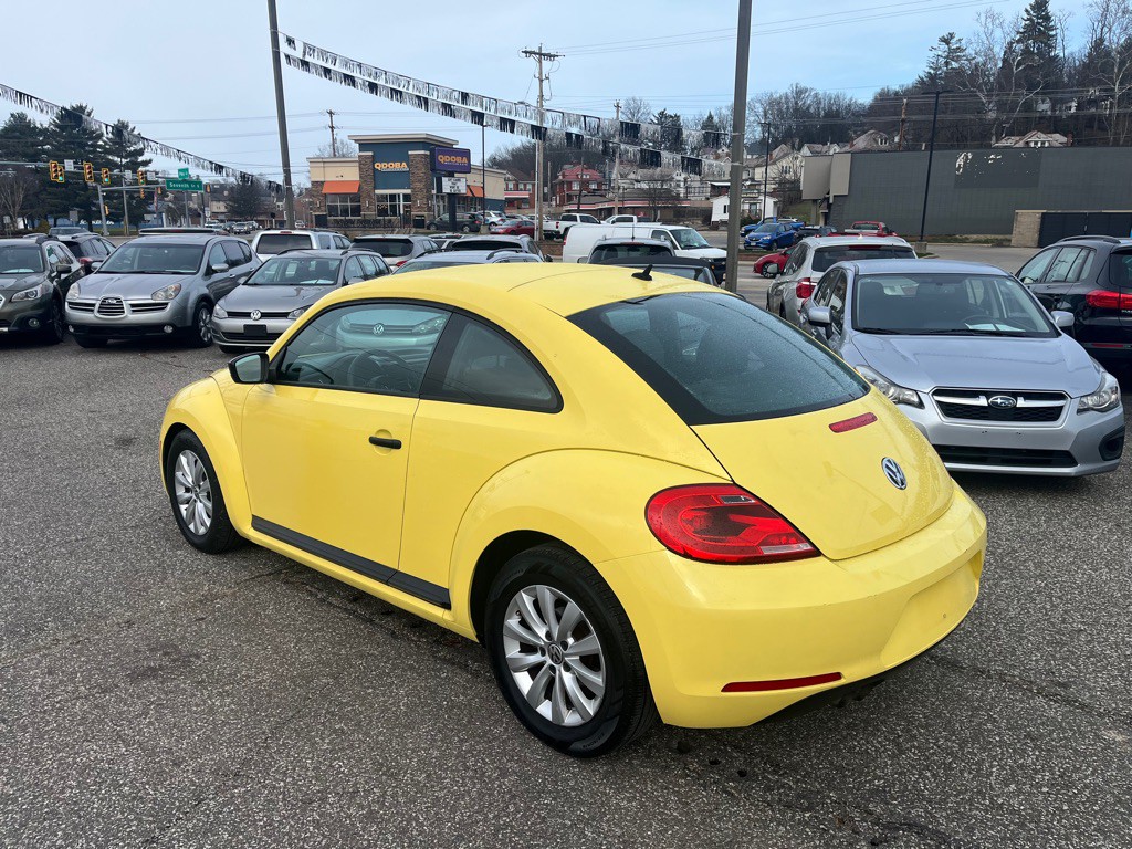 2015 Volkswagen Beetle Image 7