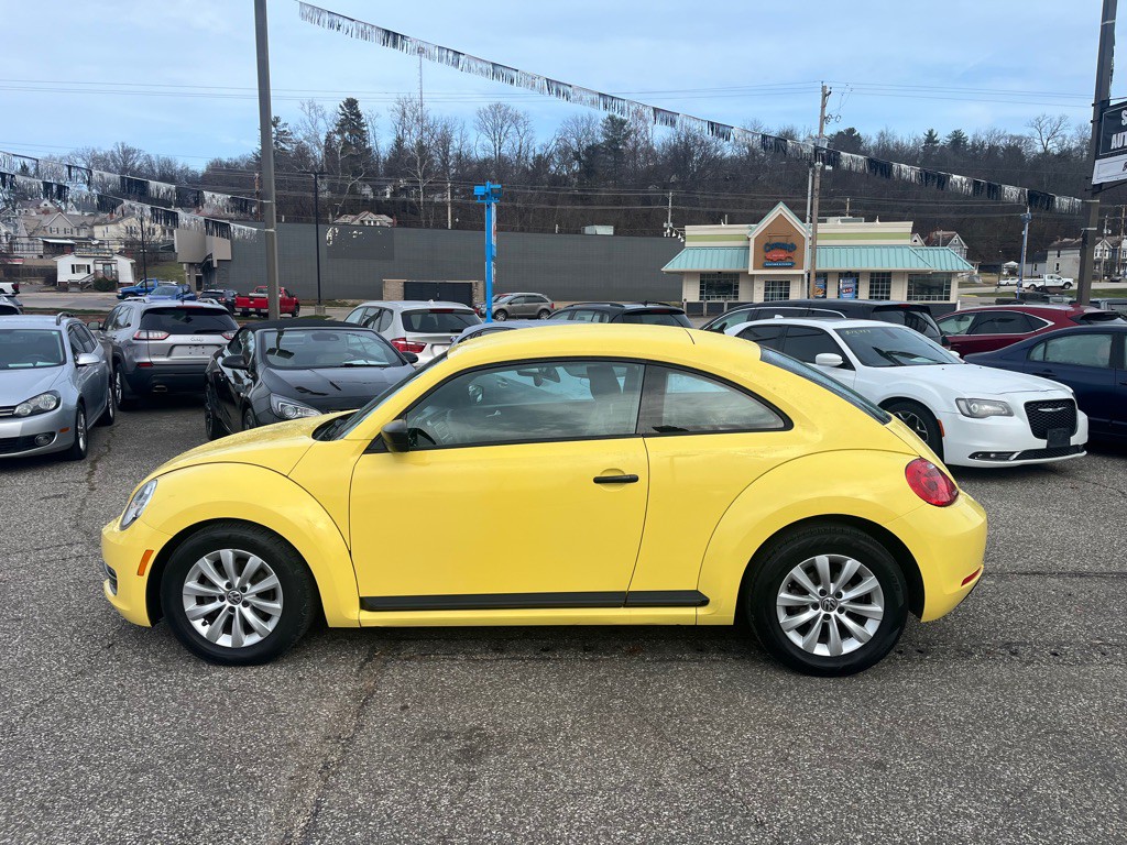 2015 Volkswagen Beetle Image 8